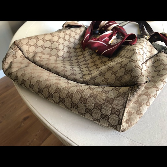 Small wear at the bottom but otherwise looks new - Picture 4 of 6